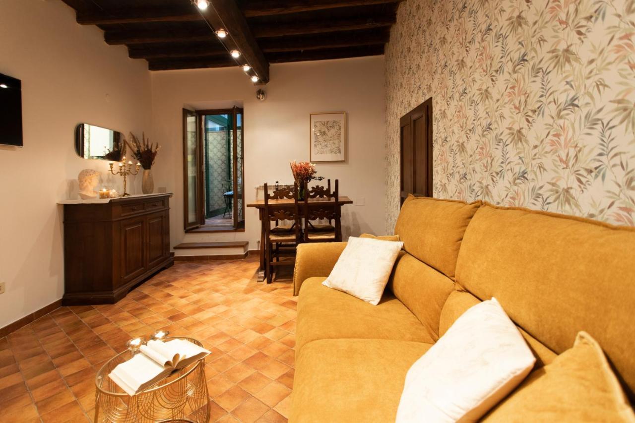 Appartement Theatrum Domus Pompei à Rome Extérieur photo